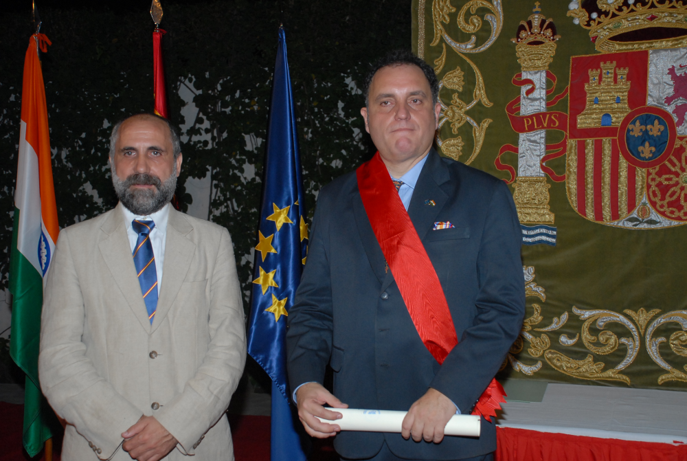 Antonio Mesas, Cruz de la Orden de Isabel la Católica, 2009